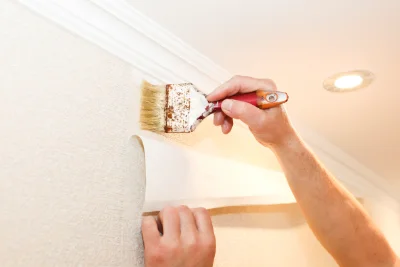 Pose de papier peint à Croix — revêtements muraux et toiles de verre